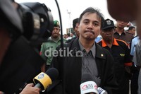 Menurut Roy Suryo beredarnya foto tersebut itu sangat menyentak hati publik dan keluarga korban
