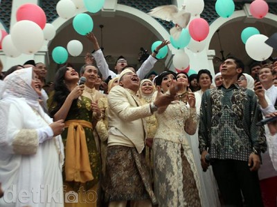 Resmi Menikah, Anang dan Ashanty Lepas Burung