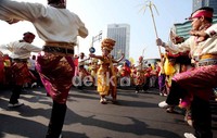 Acara ini sangat meriah dengan tata suara yang sempurna. Warga Jakarta menyemut untuk melihat pertunjukan sekitar 1 jam ini.