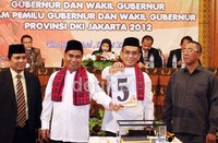 Faisal-Biem mengangkat nomor mereka, 5.