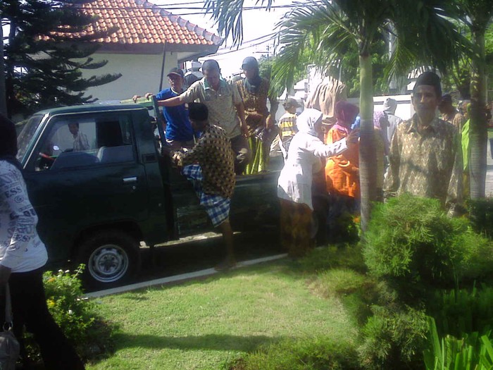 Istri Rosidi Yakin Suaminya Tidak Mencuri Pohon Jati