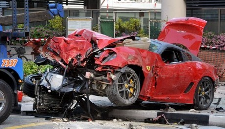 Ferrari Tabrak Taksi di Singapura, 3 Nyawa Melayang