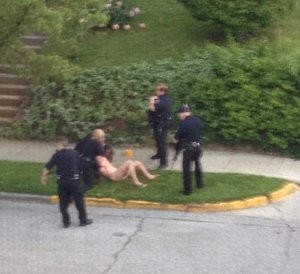 Pria Bugil Lepas Tembakan di Dekat Kampus AS