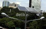 Lampu Sollar Cell Terangi Jalan Tol