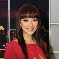 Jadi Presenter Gosip, Yuanita Beban Bongkar Aib Teman Sendiri