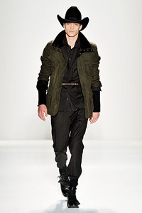 Nicholas K, Fall/Winter 2012. New York Fashion Week 2012. [Foto: Mike Coppola/Getty Images for Mercedes-Benz Fashion Week]