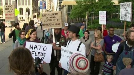 Tuntut Dana Perang Dikurangi, Dana Miskin Ditambah