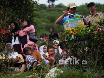 Evakuasi Sukhoi Jadi Wisata Dadakan