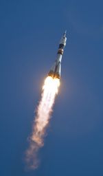 Wusss....Soyuz Meluncur ke Luar Angkasa