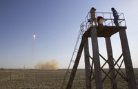 Roket Soyuz yang digunakan dalam perjalanan luar angkasa kali ini merupakan buatan Rusia. Setiap misi luar angkasa Rusia yang berawak akan menggunakan roket Soyuz yang bebas hambatan. Reuters/Shamil Zhumatov.