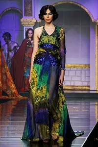 Raden Sirait Syukur Tiada Akhir, Bahagia Tiada Ujung. Jakarta Fashion & Food Festival 2012 at Ballroom Hotel Harris. Kelapa Gading. Jakarta. [Foto: Mohammad Abduh/Wolipop]