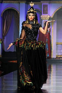 Raden Sirait Syukur Tiada Akhir, Bahagia Tiada Ujung. Jakarta Fashion & Food Festival 2012 at Ballroom Hotel Harris. Kelapa Gading. Jakarta. [Foto: Mohammad Abduh/Wolipop]