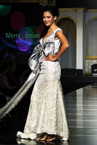 Raden Sirait Syukur Tiada Akhir, Bahagia Tiada Ujung. Jakarta Fashion & Food Festival 2012 at Ballroom Hotel Harris. Kelapa Gading. Jakarta. [Foto: Mohammad Abduh/Wolipop]