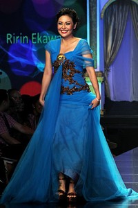 Raden Sirait Syukur Tiada Akhir, Bahagia Tiada Ujung. Jakarta Fashion & Food Festival 2012 at Ballroom Hotel Harris. Kelapa Gading. Jakarta. [Foto: Mohammad Abduh/Wolipop]