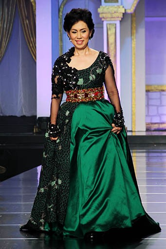 Raden Sirait Syukur Tiada Akhir, Bahagia Tiada Ujung. Jakarta Fashion & Food Festival 2012 at Ballroom Hotel Harris. Kelapa Gading. Jakarta. [Foto: Mohammad Abduh/Wolipop]