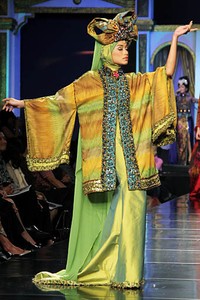 Raden Sirait Syukur Tiada Akhir, Bahagia Tiada Ujung. Jakarta Fashion & Food Festival 2012 at Ballroom Hotel Harris. Kelapa Gading. Jakarta. [Foto: Mohammad Abduh/Wolipop]