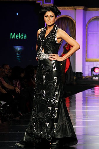 Raden Sirait Syukur Tiada Akhir, Bahagia Tiada Ujung. Jakarta Fashion & Food Festival 2012 at Ballroom Hotel Harris. Kelapa Gading. Jakarta. [Foto: Mohammad Abduh/Wolipop]