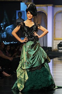 Raden Sirait Syukur Tiada Akhir, Bahagia Tiada Ujung. Jakarta Fashion & Food Festival 2012 at Ballroom Hotel Harris. Kelapa Gading. Jakarta. [Foto: Mohammad Abduh/Wolipop]