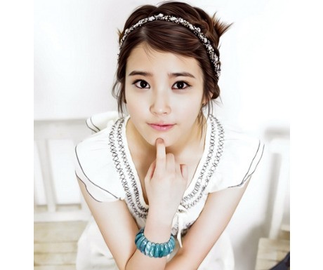 Sulli f(x) Inspirasi IU di Lagu Peach