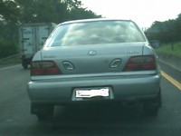 Yang lebih lucu merek Soluna diubah menjadi lunas. Kesannya jadi Lexus yang baru Lunas. (Mochamad Deny Mardiana)