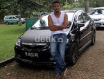 Dwi Sasono & Honda City Hitam