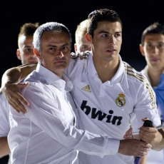Mourinho: CR7 Layak Dapat Ballon dOr