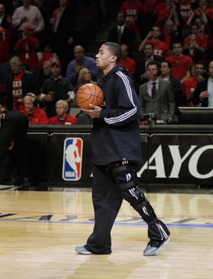 Derrick Rose Bisa Absen Setahun