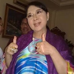 Titiek Puspa Sutradarai Drama Musikal Semut Merah Semut Hitam