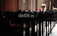 Sebanyak 1000 orang jemaat yang mendatangi Gereja Katedral dalam rangka memperingati Kenaikan Isa Almasih.