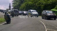 Arus kendraaan dari dan ke Jakarta padat mulai Cimacan. Iptu. Edwin