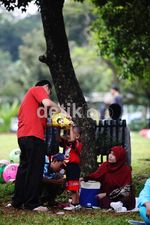 Libur Panjang, Warga Serbu Ragunan