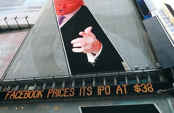 Para investor menanti debut perdagangan perdana saham Facebook di Wall Street pada hari Jumat ini, pukul 11.00 waktu setempat. Banyak yang memperkirakan harga saham Facebook akan langsung meroket.