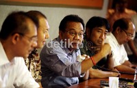 Para tim sukses calon Gubernur DKI Jakarta yang menghadiri konferensi pers berasal dari berbagai partai politik yaitu Golkar, Gerindra dan PDIP.