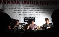 DPR beberapa waktu lalu memutuskan harga minyah diserahkan kepada mekanisme pasar melalui keputusan pemerintah. Pilihan DPR tersebut langsung disambut gugatan masyarakat dan membawa pilihan parlemen itu ke Mahkamah Konstitusi. MK diminta membatalkan keputusan DPR yang tidak pro rakyat tersebut.