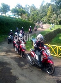 Secara keseluruhan touring ini melibatkan lebih dari 30 rider yang terdiri dari klub motor, karyawan dan konsumen PT Asean Motor International.