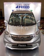 Menjajal New Honda Freed