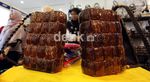 Mengubah Batok Kelapa Jadi Barang Berharga