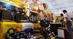 Mengubah Batok Kelapa Jadi Barang Berharga