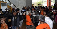 Pernak-pernik Harley Davidson langung menarik perhatian pengunjung.