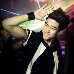 Cidera Lengan, Taecyeon 2PM Tetap Ikut Konser