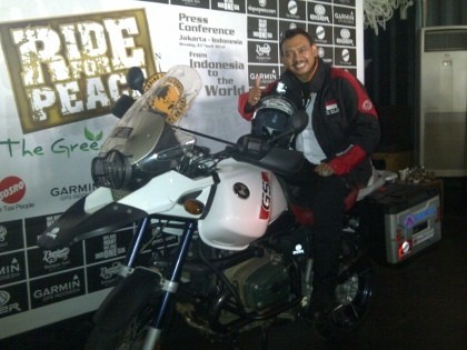 Jeffrey Polnaja Tetap Mau Keliling Dunia