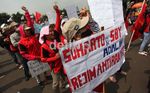 Pemerintah Silih Berganti, Buruh Tetap Terpinggirkan
