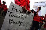 Pemerintah Silih Berganti, Buruh Tetap Terpinggirkan