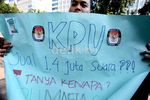 Bayi dan Hantu Bisa Milih, KPUD Jakarta Didemo
