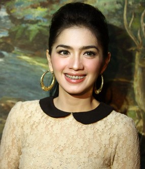 Angel Karamoy Kurangi Aktivitas Demi Anak