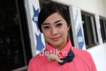 Nikita Willy Lebih Dewasa dengan Rok Krem