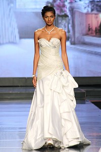 Sally Koeswanto Flor Del Amor. Jakarta Fashion & Food Festival 2012 at Ballroom Hotel Harris. Kelapa Gading. Jakarta. [Foto: Mohammad Abduh/Wolipop]