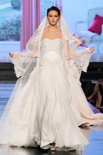 Sally Koeswanto Flor Del Amor. Jakarta Fashion & Food Festival 2012 at Ballroom Hotel Harris. Kelapa Gading. Jakarta. [Foto: Mohammad Abduh/Wolipop]