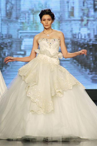 Sally Koeswanto Flor Del Amor. Jakarta Fashion & Food Festival 2012 at Ballroom Hotel Harris. Kelapa Gading. Jakarta. [Foto: Mohammad Abduh/Wolipop]