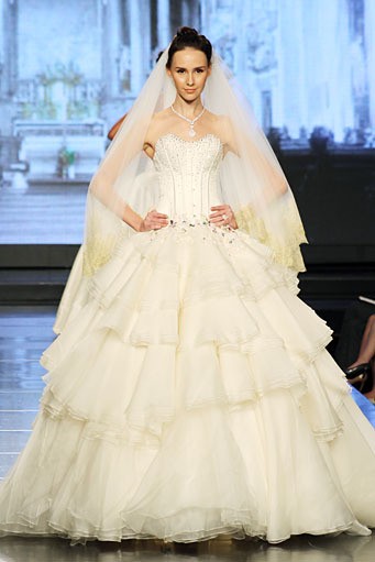 Sally Koeswanto Flor Del Amor. Jakarta Fashion & Food Festival 2012 at Ballroom Hotel Harris. Kelapa Gading. Jakarta. [Foto: Mohammad Abduh/Wolipop]